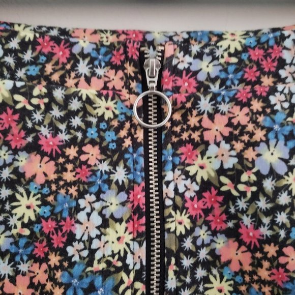 SO Women's Floral Zip Front Flared Mini Skirt - Picture 3 of 7